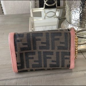 100% authentic Fendi mauve trim monogram wallet
